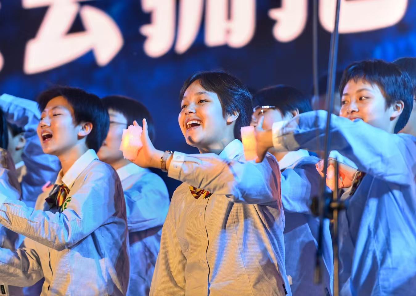 济南市历城二中“勤志之夜”草地音乐会完美落幕 济南市历城二中“勤志之夜”草地音乐会完美落幕